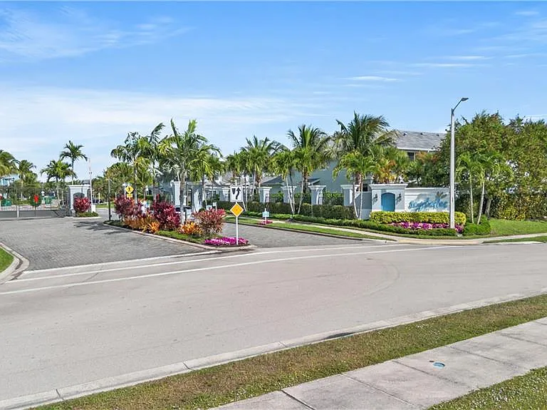 2560 Seychelles Dr #1003 — Photo 19