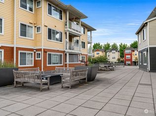 564 225th Ln NE APT A203, Sammamish, WA