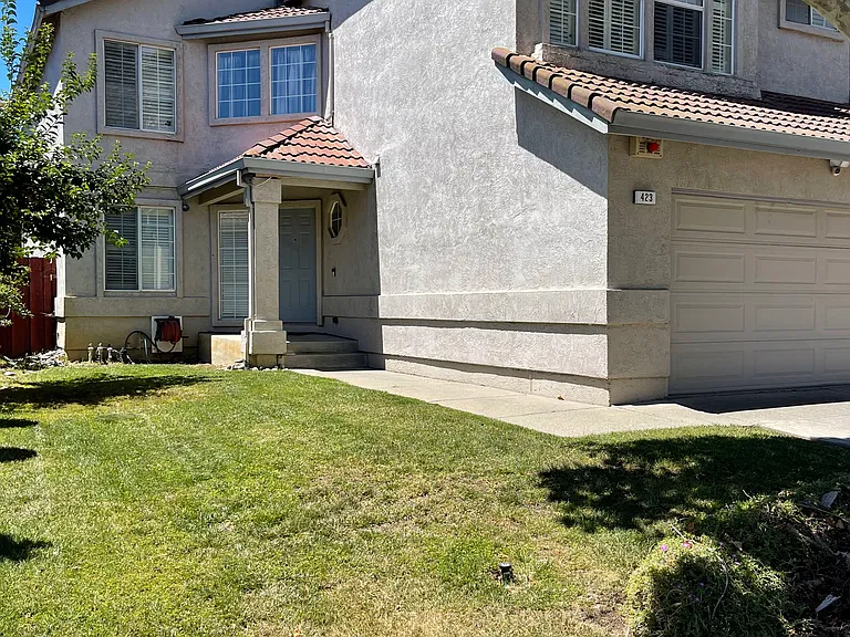 423 Kinsmill Ct — Photo 3