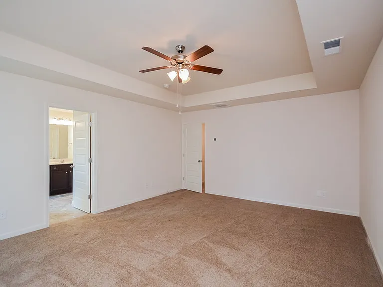 313 Emporia Loop — Photo 9