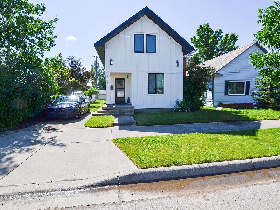 1st image of 807 W Spring St