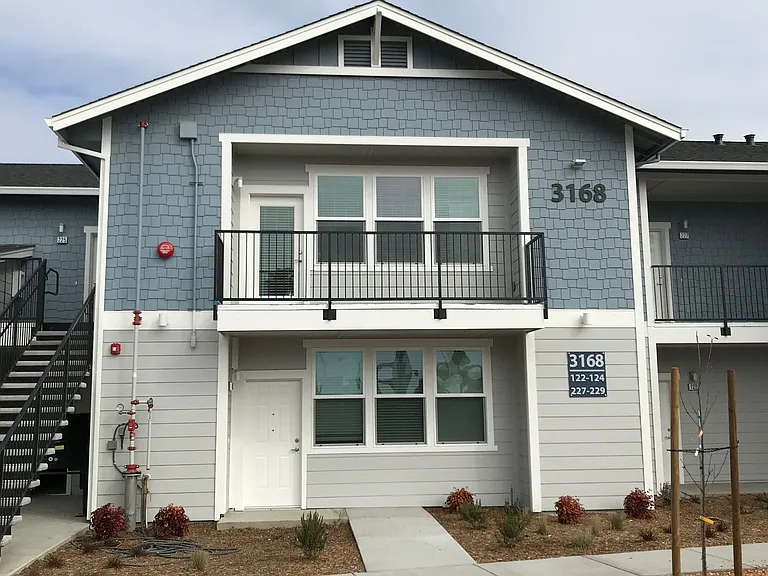 Daybreak Apartments — Photo 8