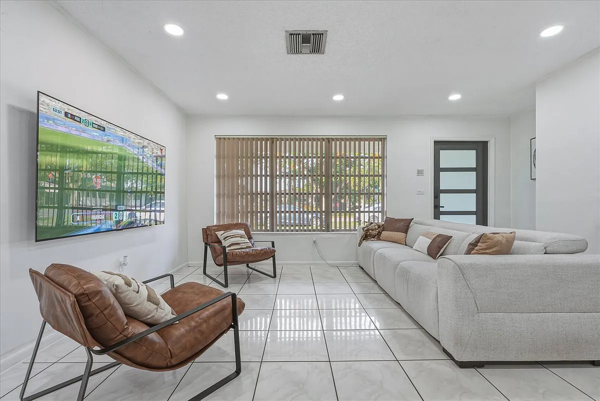 7850 W 16th Ave — Photo 3