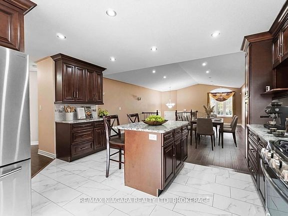 5th image of 8253 Costabile Dr