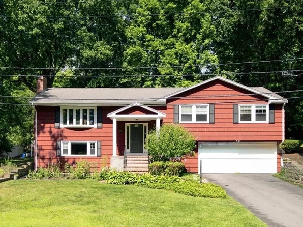 76 Westover Pkwy, Norwood, MA 02062