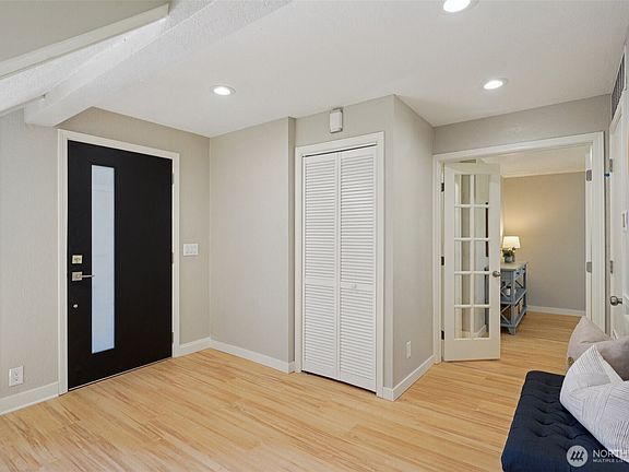 5th image of 32100 32nd Avenue SW