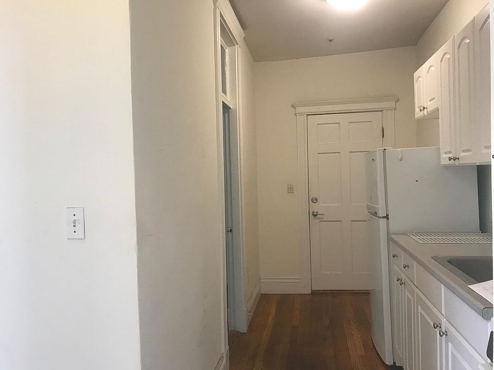 2nd image of 6 Camelot Ct #244