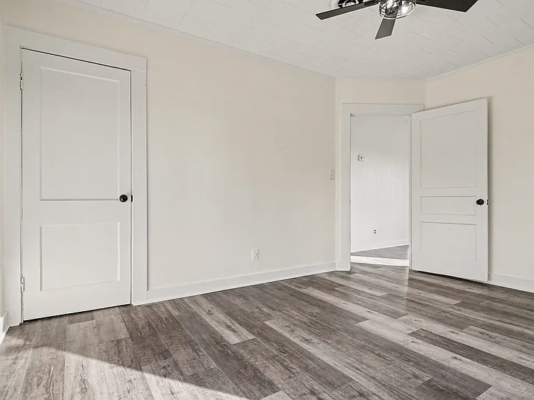 1101 E Mason St — Photo 8