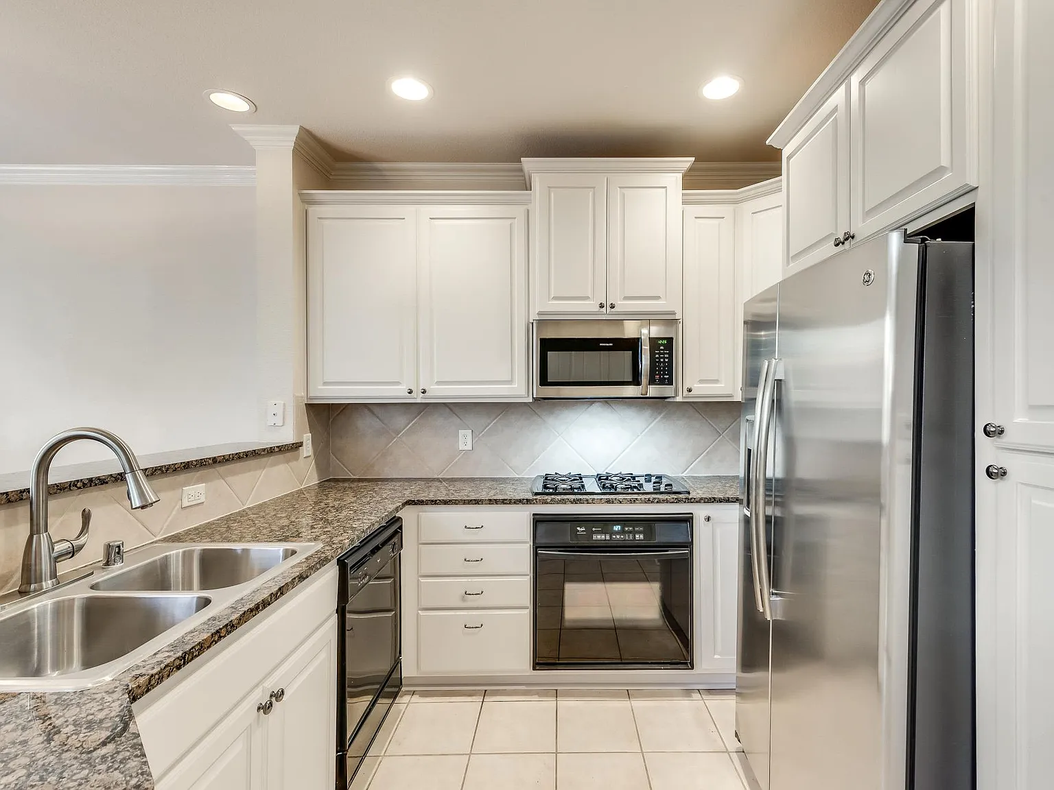 2619 Corbeau Dr — Photo 4