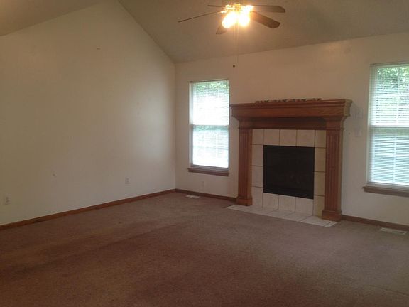 4th image of 5415 Oxford Ave