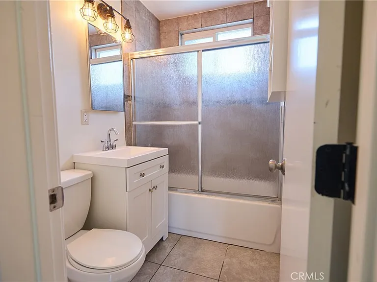 3644 Russell St — Photo 14
