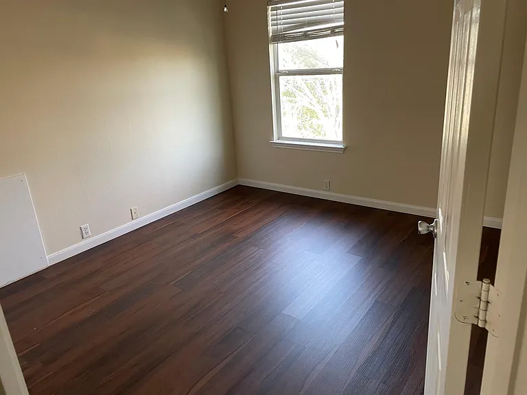 1000 Heritage Park Dr — Photo 8