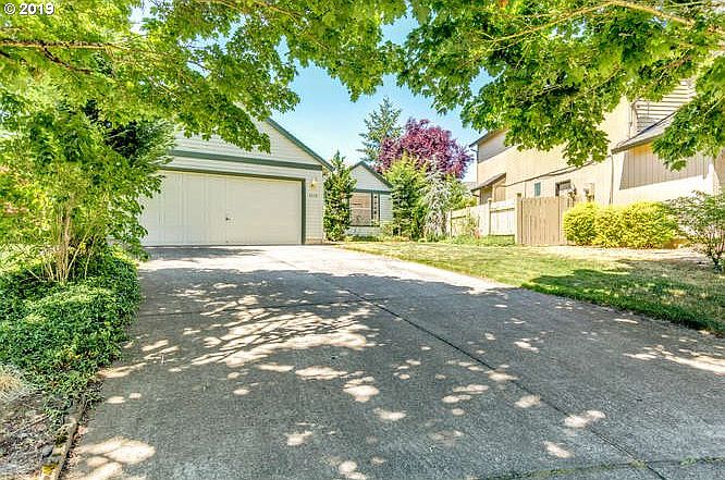 1st image of 1604 SE 185th Ave