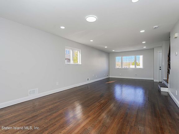 5th image of 52 Abingdon Ct