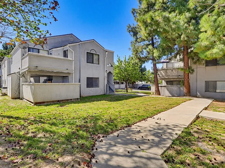 11208 S Western Ave — Photo 9