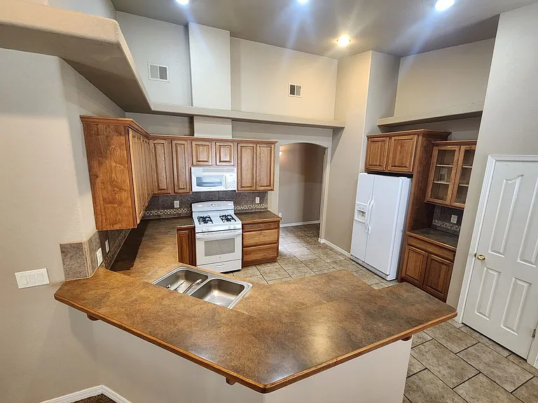 2777 Conventry 2777 Coventry — Photo 9