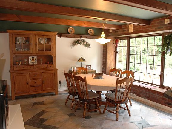 Dining area w/ Large Bay Window