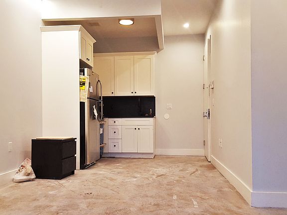 3rd image of 634 Kosciuszko St #5F