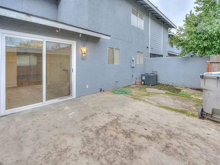 4779 N Cedar Ave #105 — Photo 18