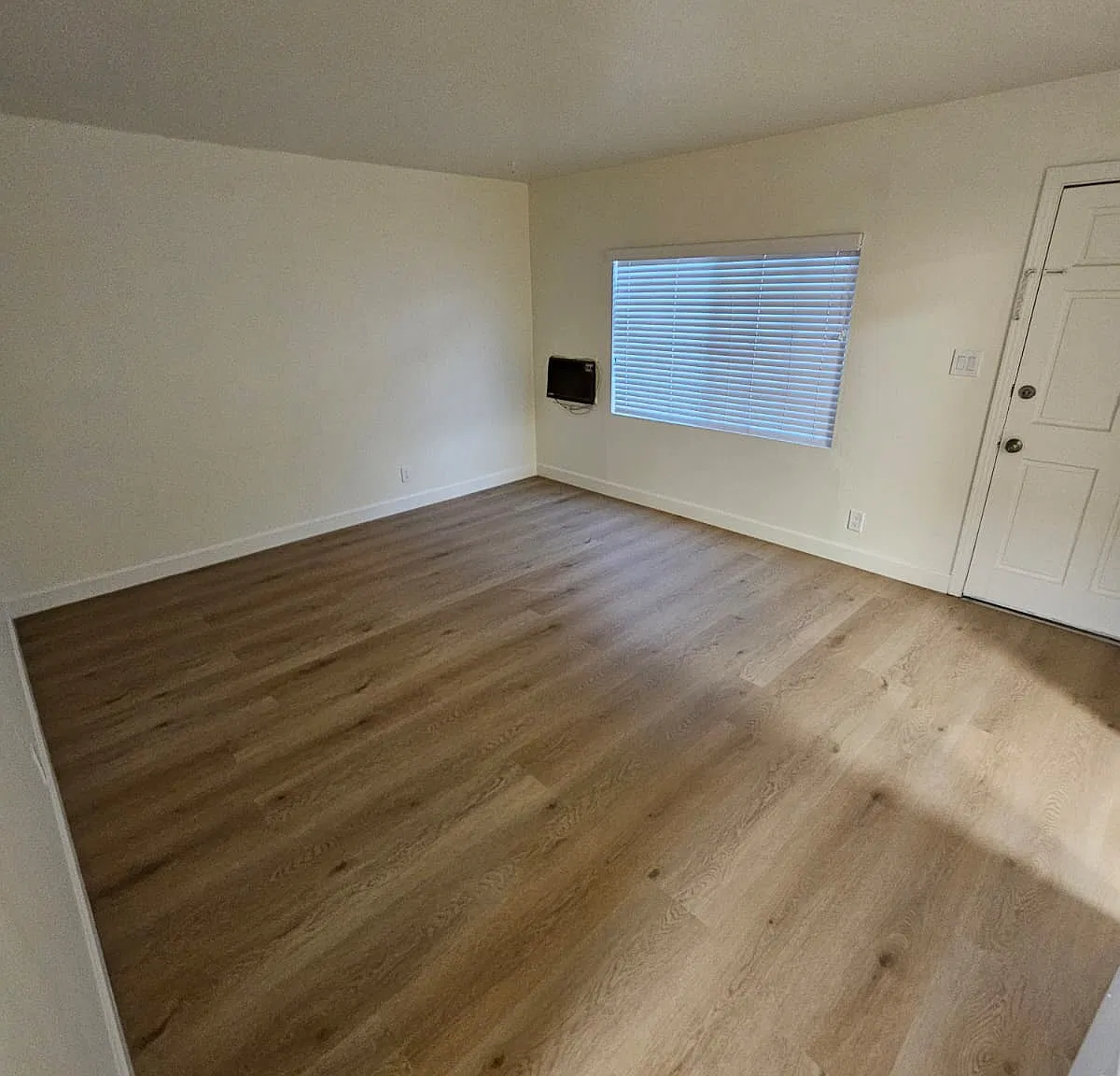 2 bed, 705 sqft, $1,899 — Photo 3