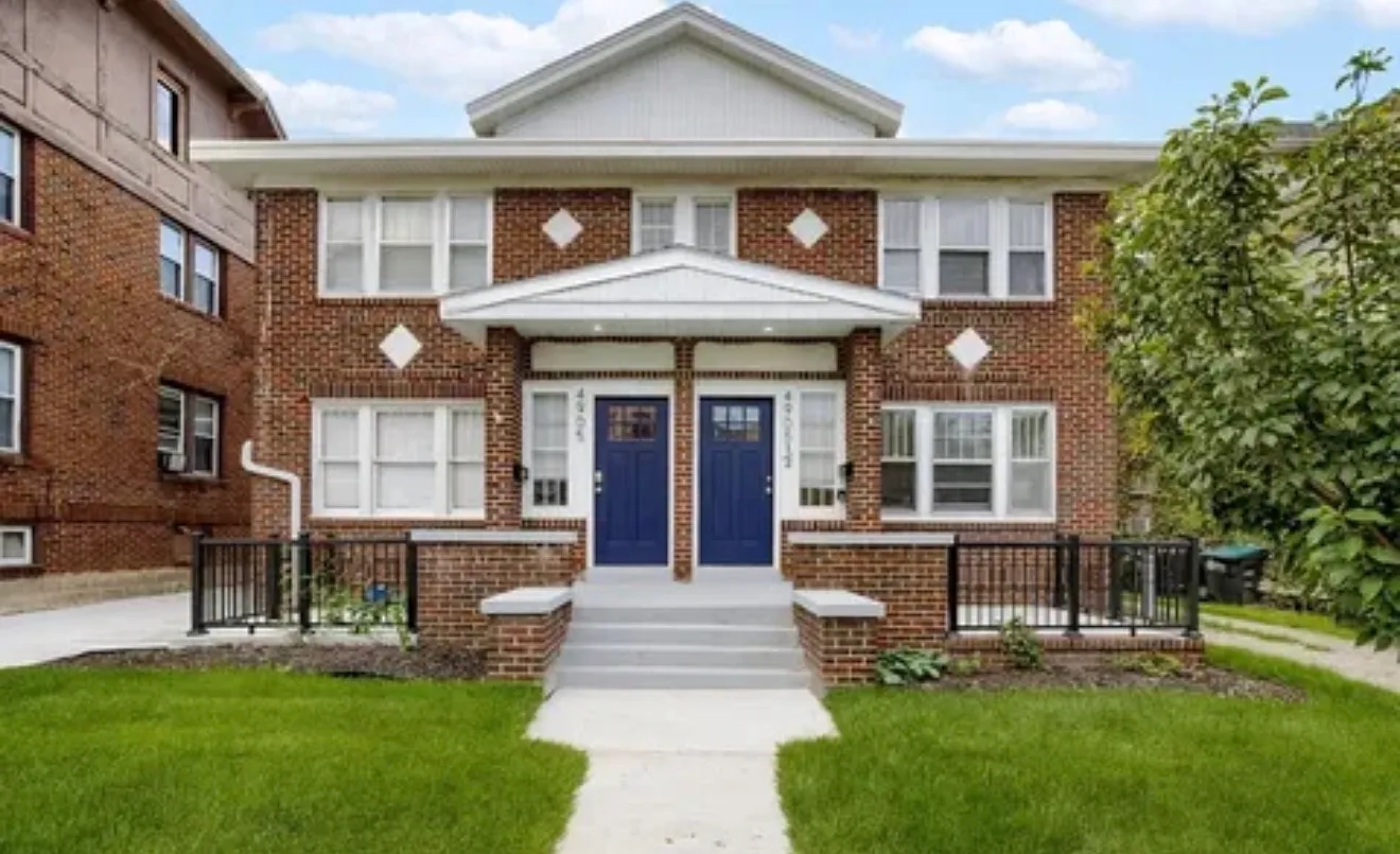 3 bed, 1279 sqft, $2,600 — Photo 1