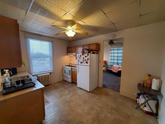 4th image of 2221 Olive St