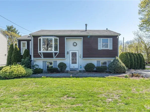 44 Ocean Ave, Warwick, RI 02889