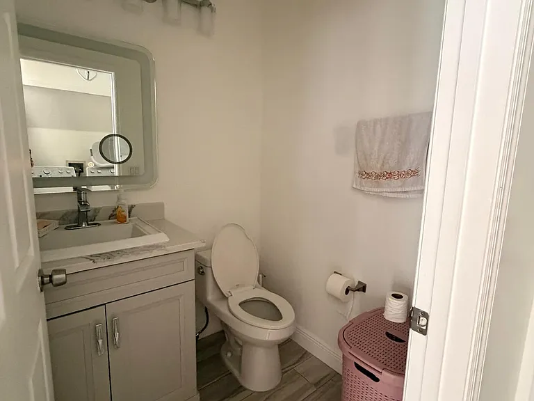 1908 Bridgeview Cir — Photo 10