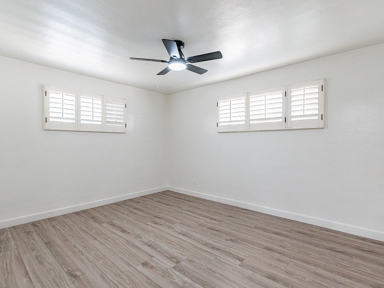 5 bed, 2602 sqft, $4,000 — Photo 2