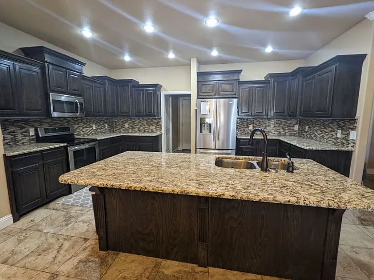 4320 Springwood Dr — Photo 3