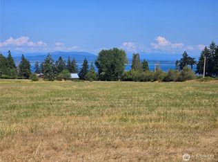 2020 Strawberry Point Rd, Oak Harbor, WA 98277