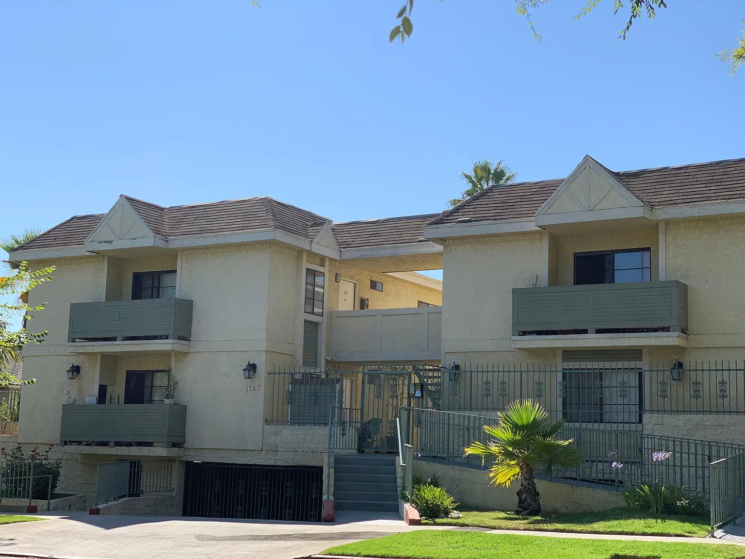 2 bed, 1000 sqft, $2,650 — Photo 1