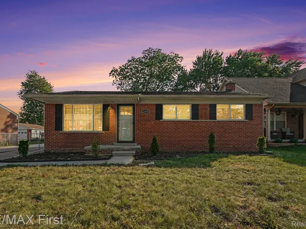 22600 Edgewater St, Saint Clair Shores, MI 48082