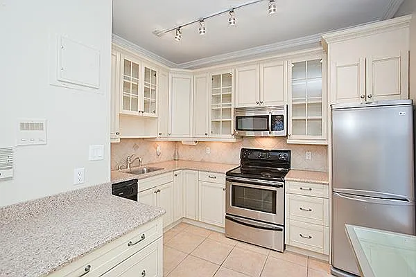 Sold by Platinum Properties | media 14