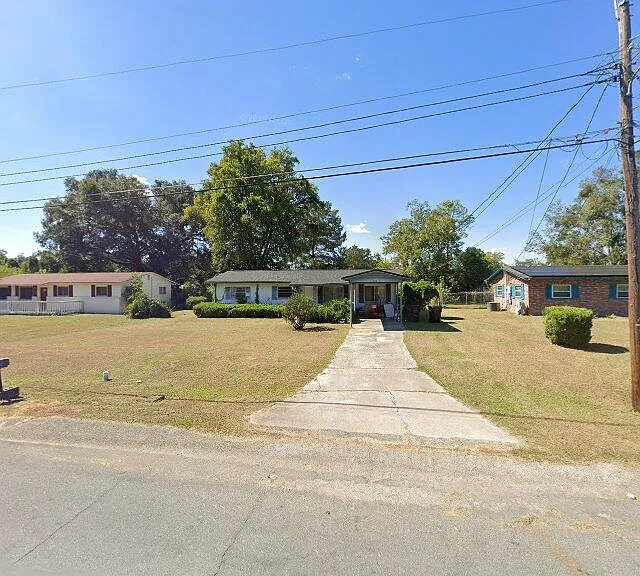 3180 Notre Dame St — Photo 1