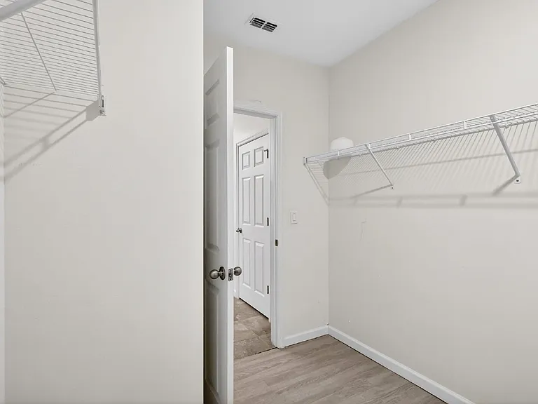 393 SW Tarra Ave — Photo 24