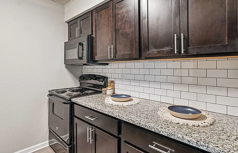 Westpointe Apartments — Photo 1