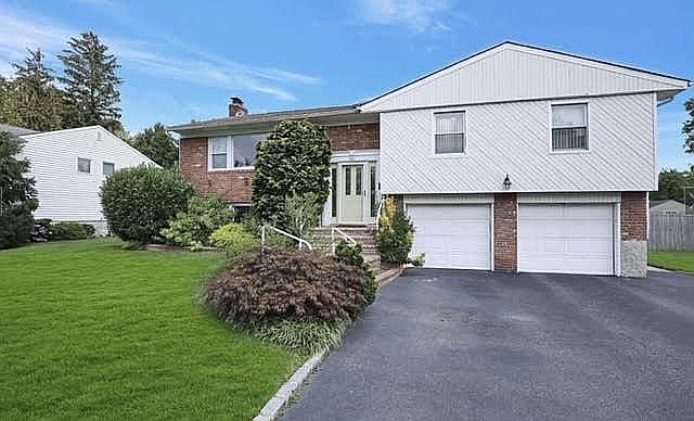 1st image of 261 Gramercy Dr
