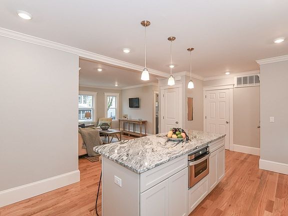4th image of 20 Beechwood Ave #A-2
