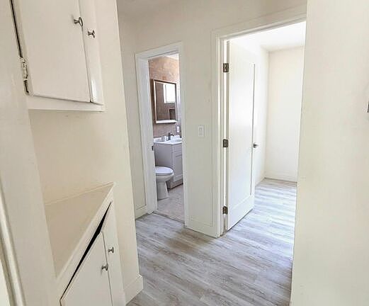 5th image of 10218 Darby Ave APT 3