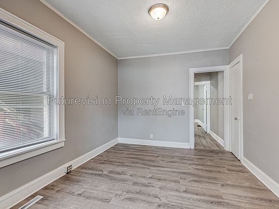 5th image of 827 W Jefferson St #5-1W