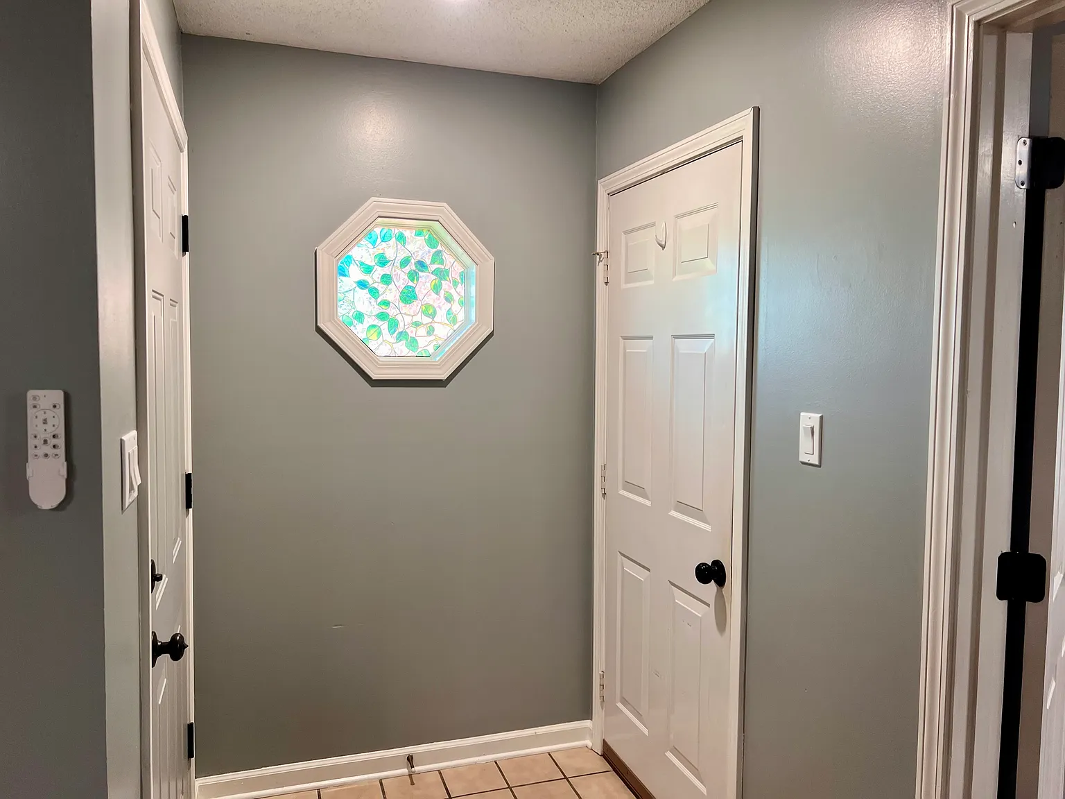 3 bed, 1309 sqft, $1,800 — Photo 2