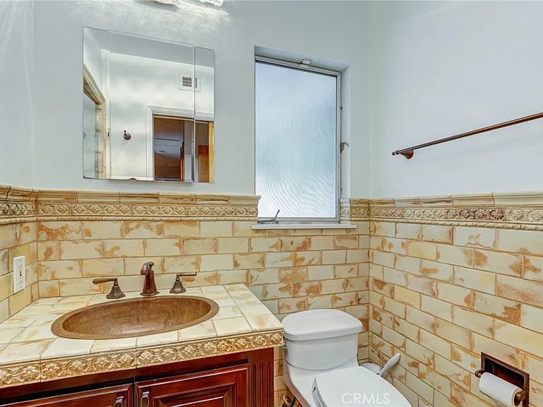 2740 Hutton Dr — Photo 17