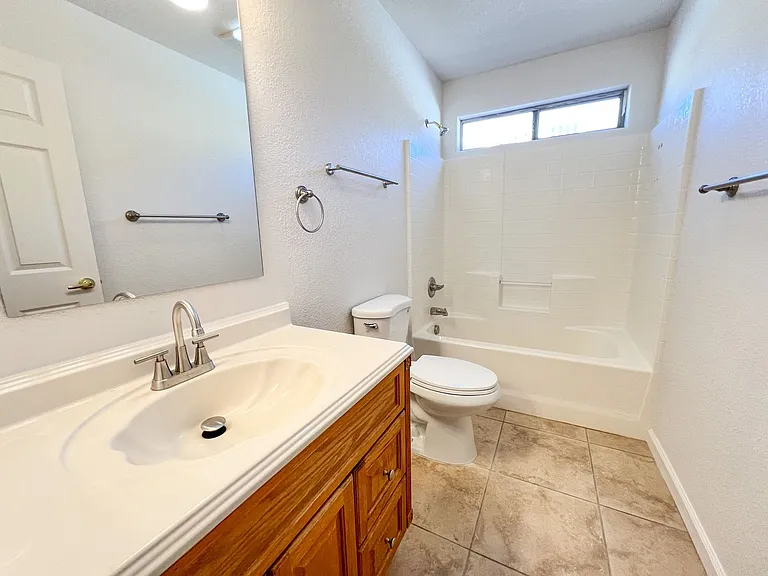 5921 N Bentley Dr — Photo 11