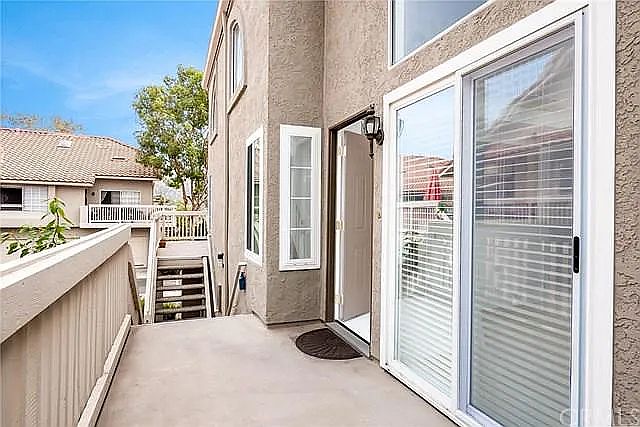 Enjoy the tranquility of a very quiet neighborhood in Lake Forest, close to local amenities. A beautiful, well-maintained community.