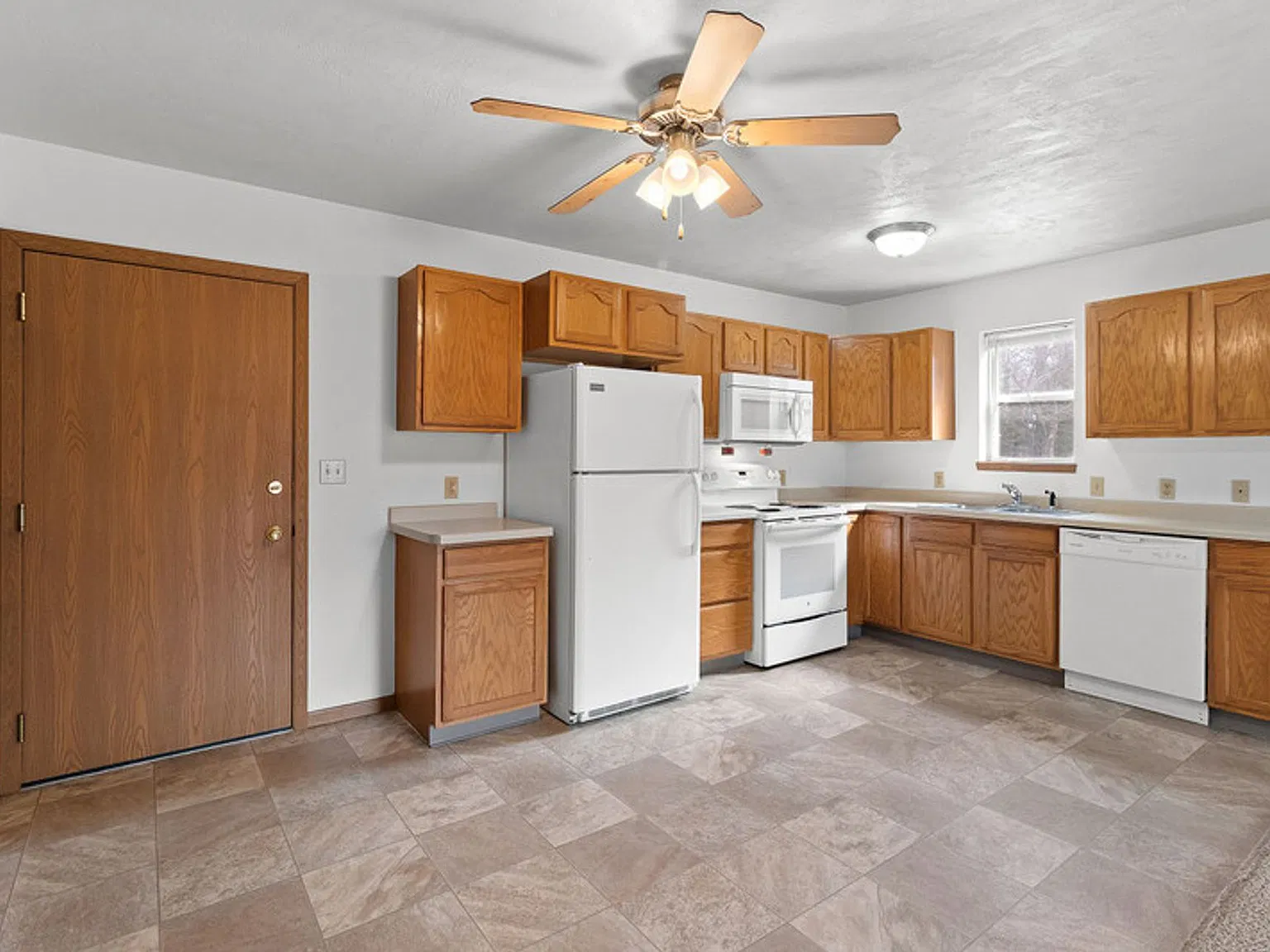 Allyson Court Apartments — Photo 3
