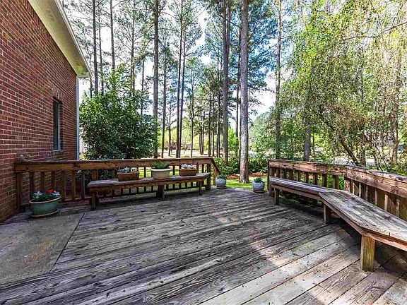 5th image of 800 Woodland Pne