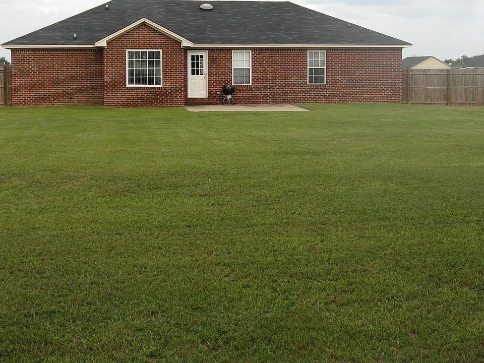 2nd image of 3420 Sportsman Dr