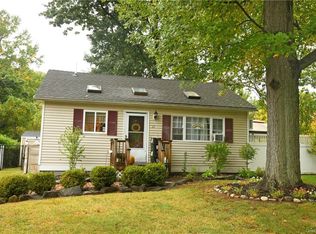 27 Putnam Rd, Cortlandt Manor, NY 10567