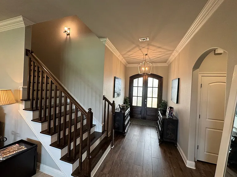 629 Dumaine Dr — Photo 2